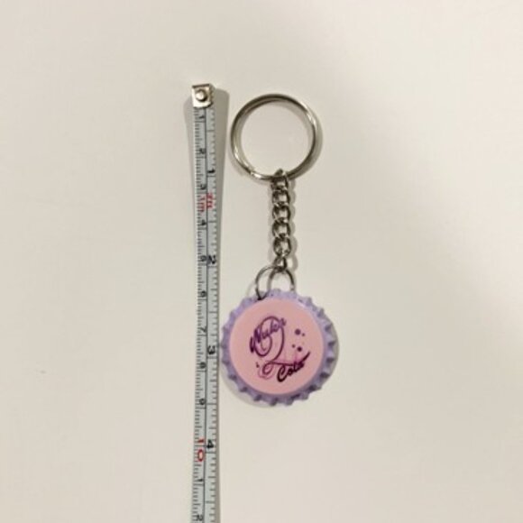 Fallout 4 Nuka Cola Quartz Cap Keychain - 3.5inch Gaming Keychain - Picture 7 of 7